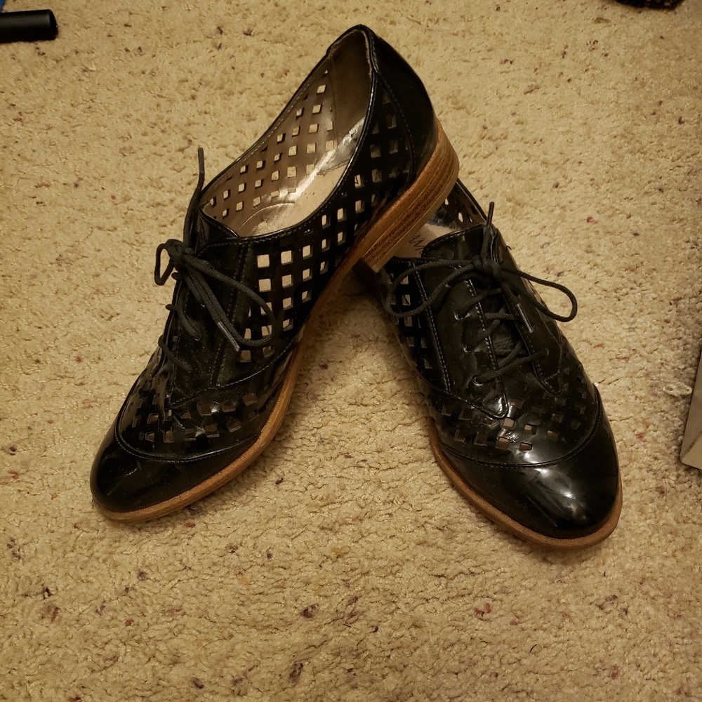 Perforated oxfords